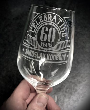 realizace - Laserem gravírovaná sklenička na víno