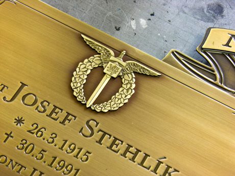 realizace - Mosazná pamětní tabule F/Lt Josef Stehlík