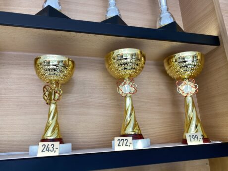 realizace - Sportpokale und Auszeichnungen im Verkauf